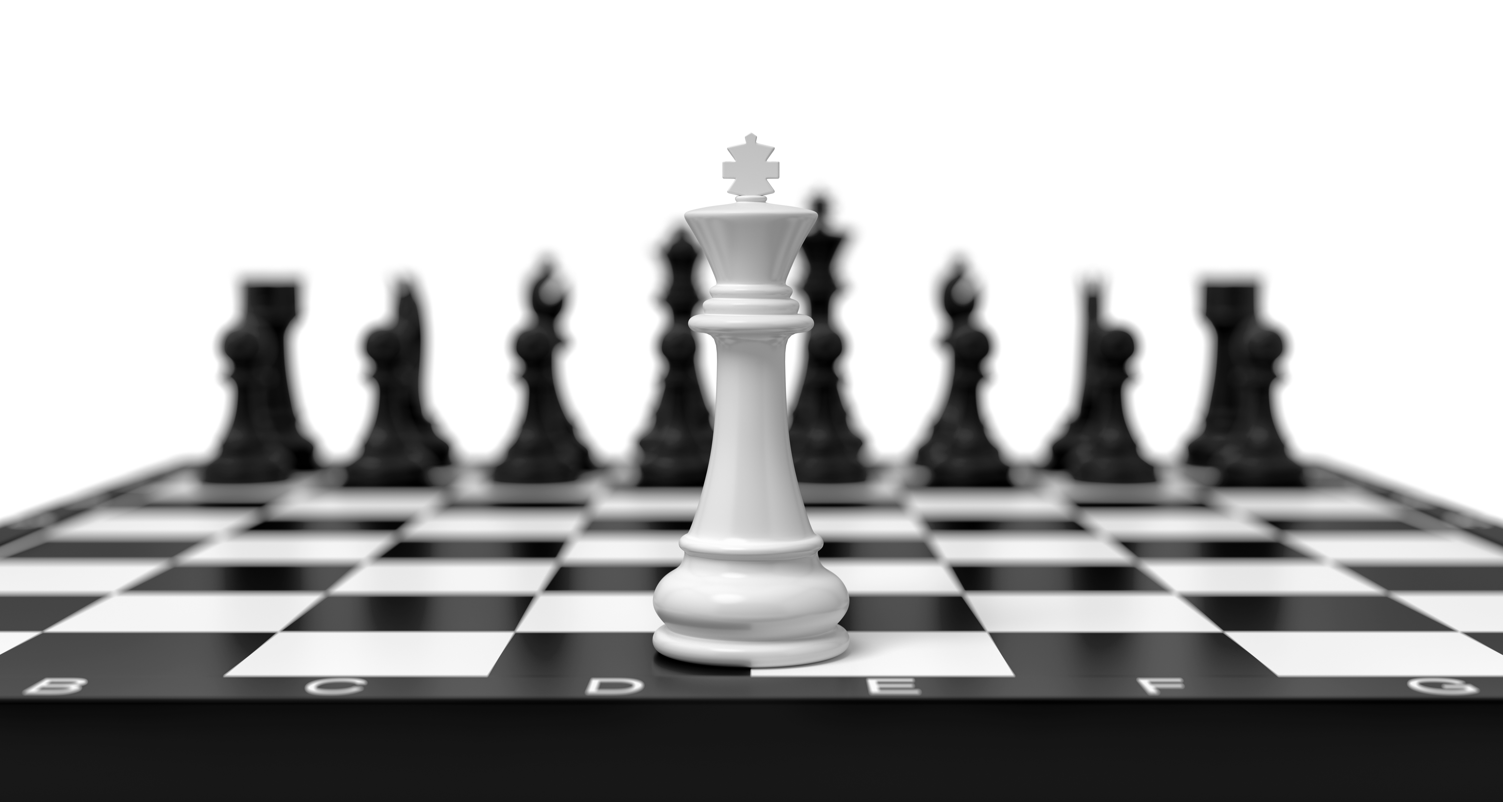 Королева против короля. Шахматные фигуры фон. Шахматный Король. Шахматная доска в перспективе. Шахматные фигуры в перспективе.